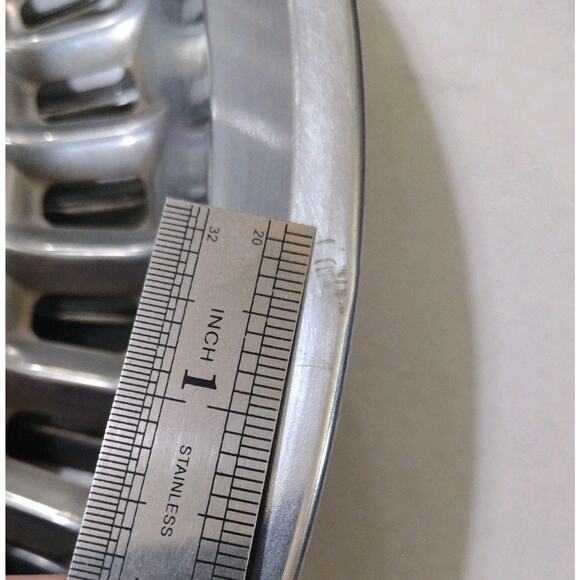 1971 1972 CADILLAC Wheel Cover Hubcaps OEM 71 72 - Picture 5 of 6